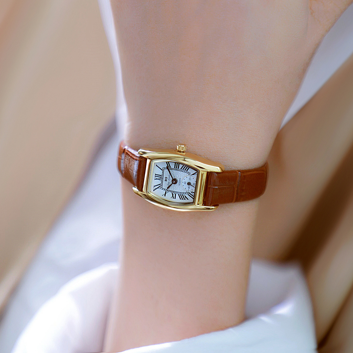 BS Women's Watch Versatile Ret - огляд і ціна Luxury Watch With Leather Strap