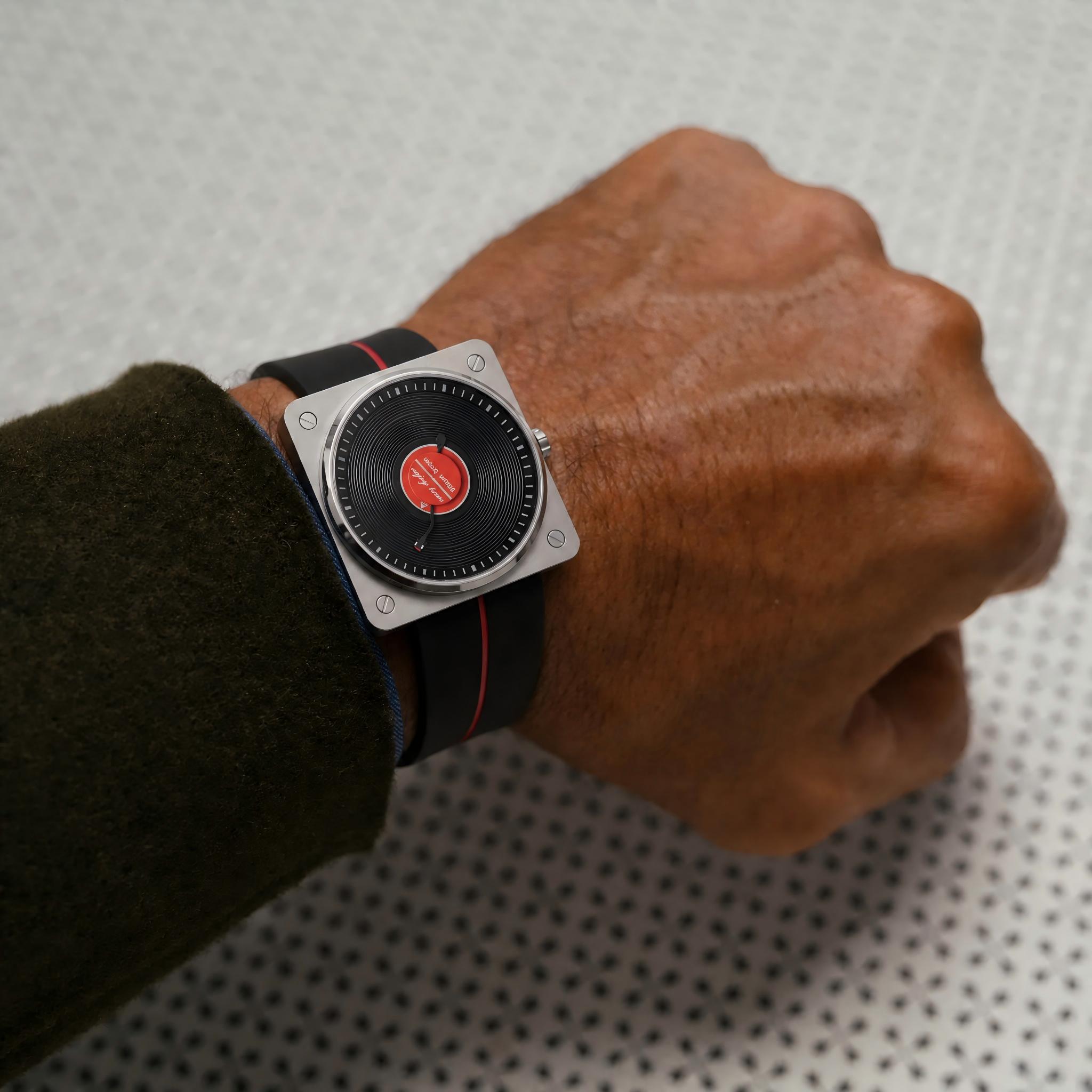 SKU Vinyl Record Quartz  Men's - огляд і ціна Luxury Watch Holder For Men